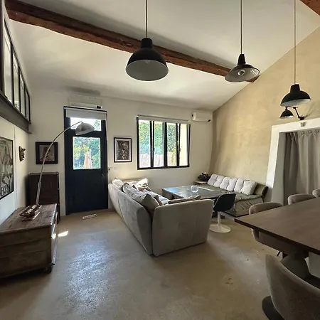 Maison D'artiste Climatisee Avec Jardin Privatif, La Campagne En Дом отдыха